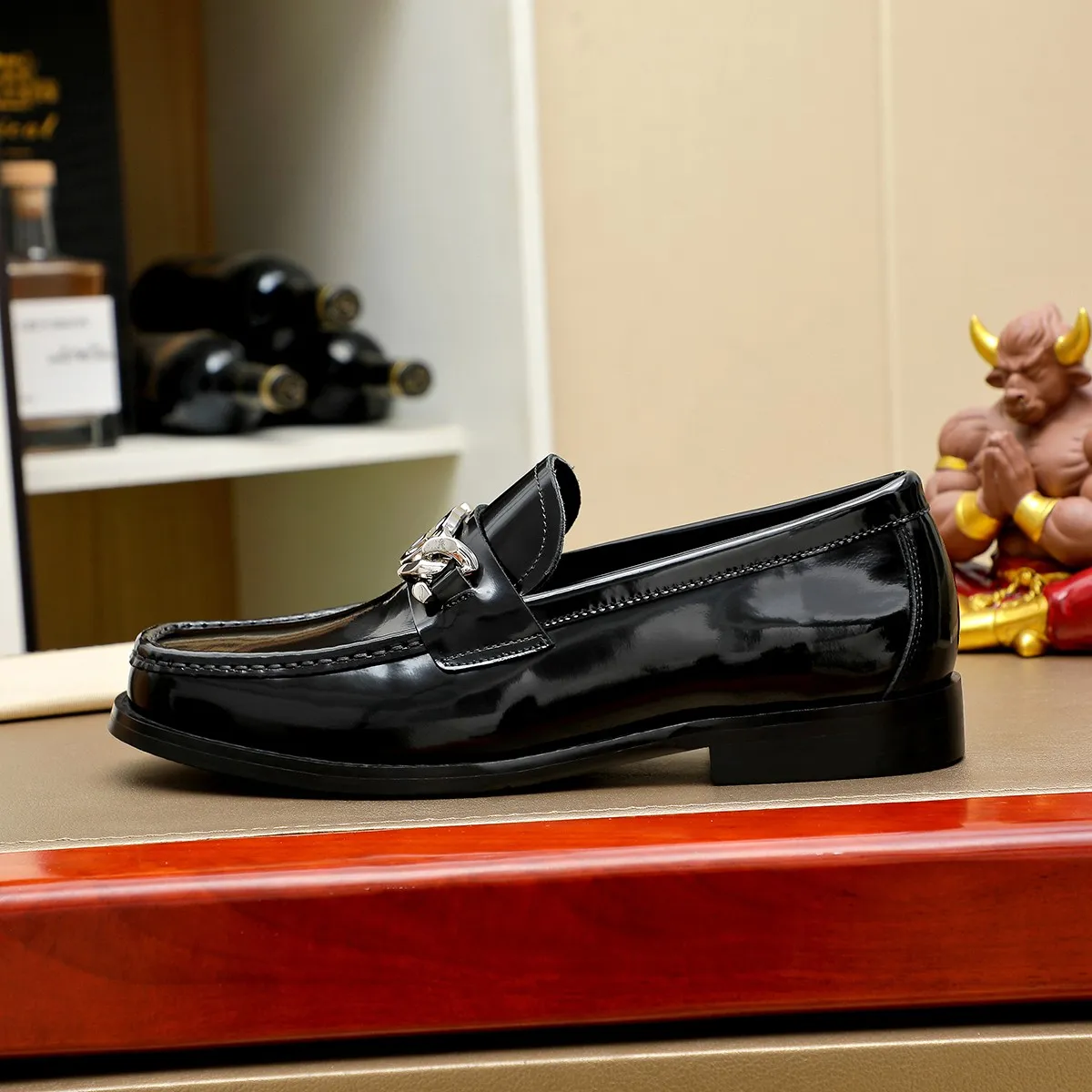 Men's men's shoes💰460💰💰Gucci official website men's business formal leather shoes updated💥Hong Kong counters synchronize new styles💥completely one-to-one replica shipment👍zero gap in counter quality 0⃣️made of imported cowhide on the outside+water-dyed🐂leather lining, color optional! Matching code 38-45